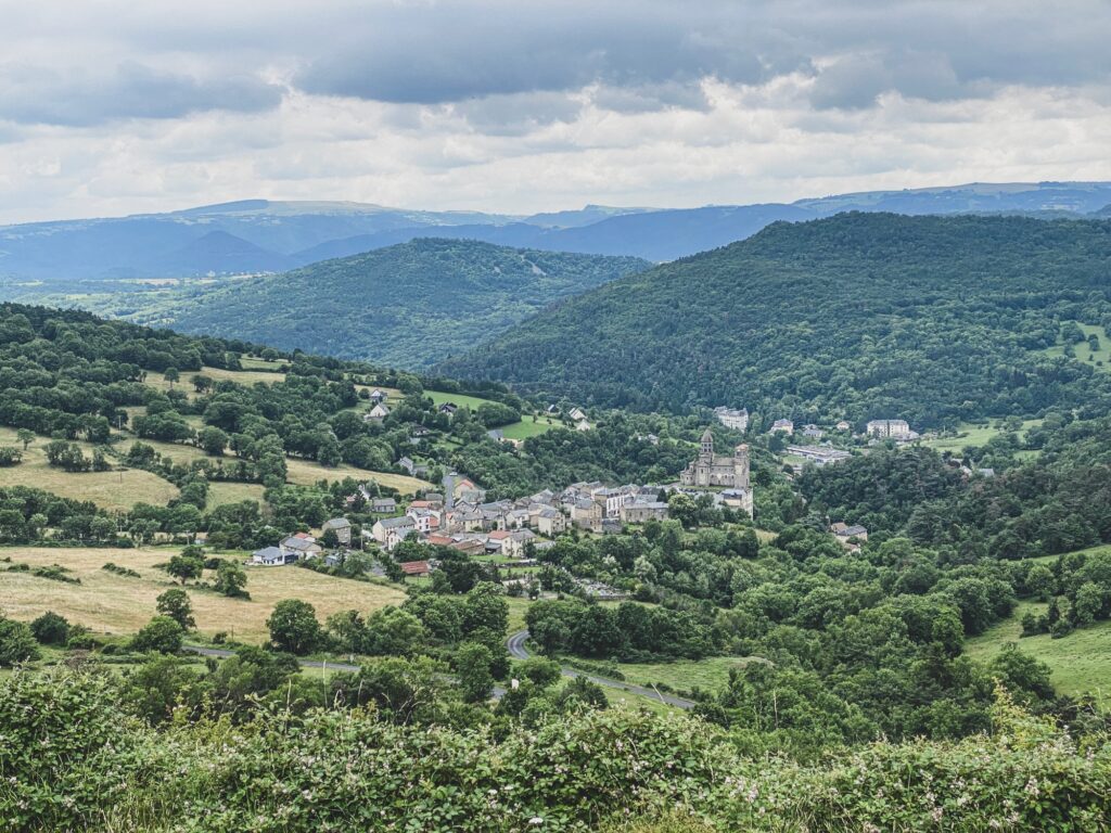Vue sur Old Village Saint Nectaire à Auvergne, célèbre pour son fromage de vache